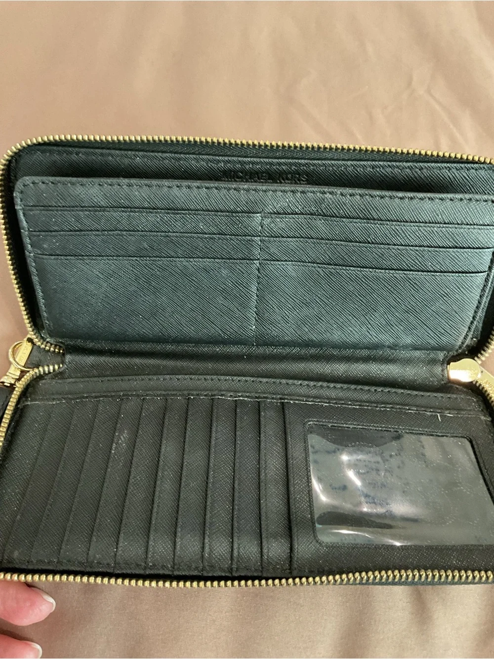 Michael Kors Jet Set Continental Black Saffiano Zip-Around Wristlet